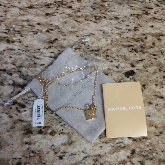 ✨Michael Kors padlock necklace - Picture 3 of 3